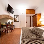 Valentina 4*