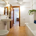 Valentina 4*